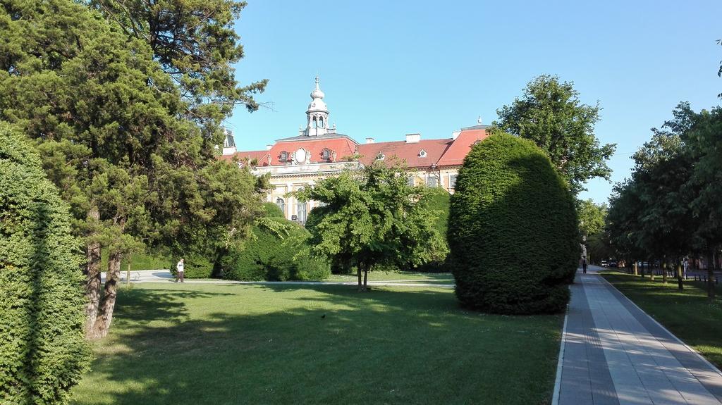 Guest House Relic Sombor Exterior photo